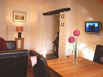 Home Place Farmhouse Spa - B&B Challacombe Exteriör bild