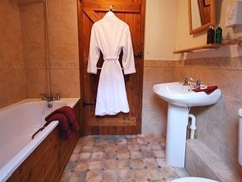 Home Place Farmhouse Spa - B&B Challacombe Exteriör bild